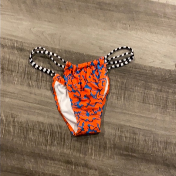 Orange, blue, and black bikini - Picture 4 of 6